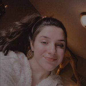 Meet your Posher, Melissa